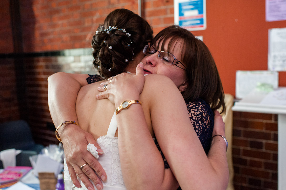 Bride and mum, wedding day, emotion