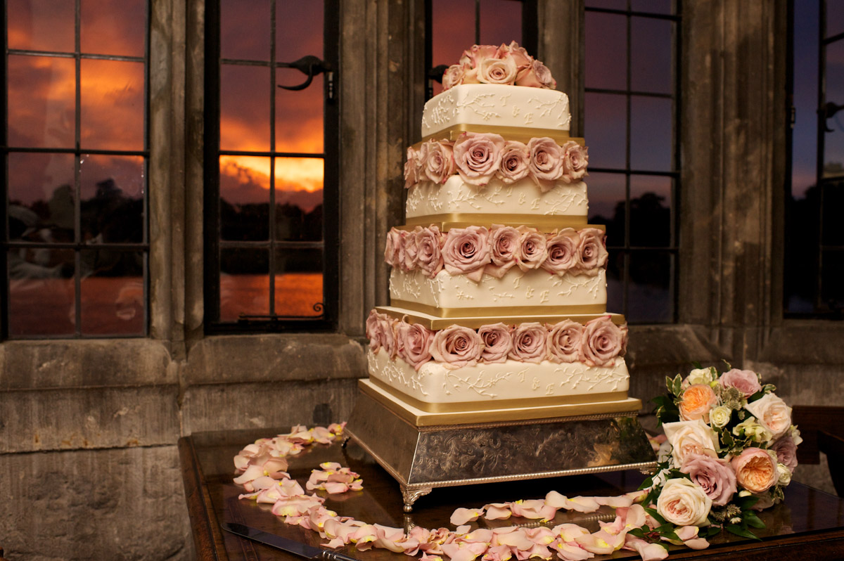 photograph of timea and edmunds wedding cake at leeds castle