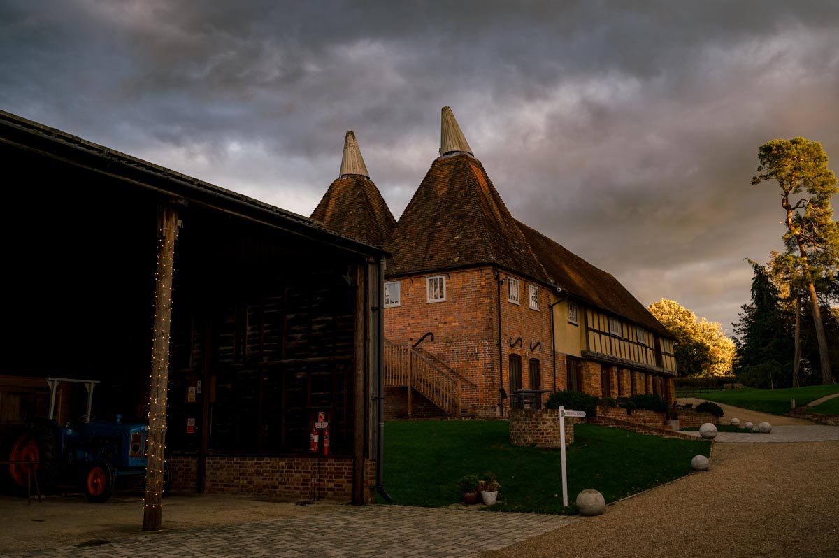 The Oak barn, Frame farm wedding venue in Kent